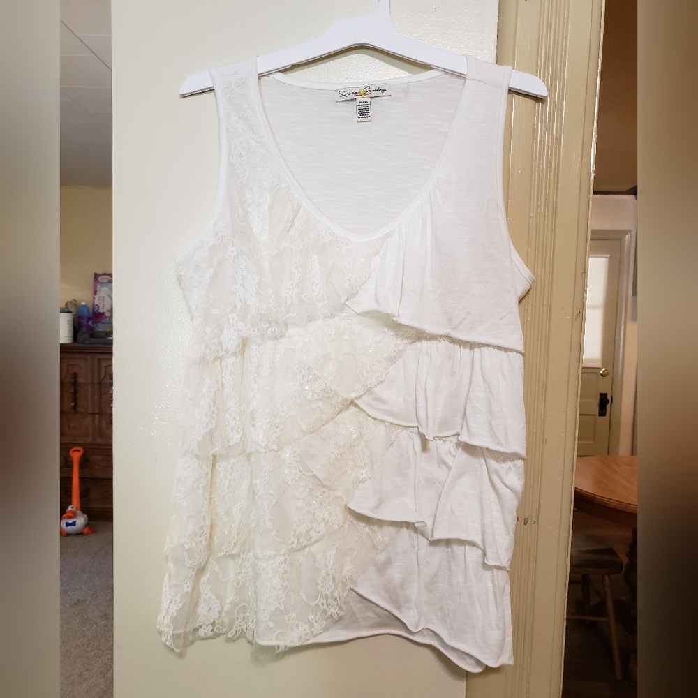 French Laundry stretchy ruffle tank top w/ lace size 14/16 in great condition